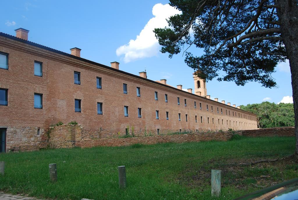 Hospederia Monasterio San Juan De La Pena Hotel Exterior photo